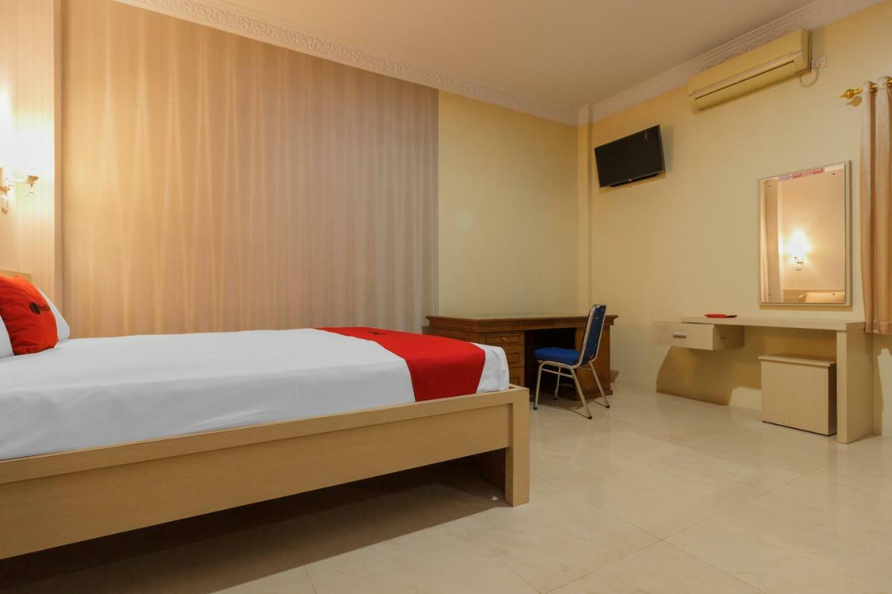 Reddoorz Plus Near Pantai Malalayang Manado Hotel Exterior photo